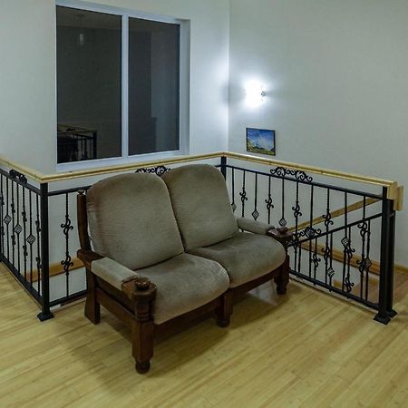 Twins Hotel Тбілісі Екстер'єр фото