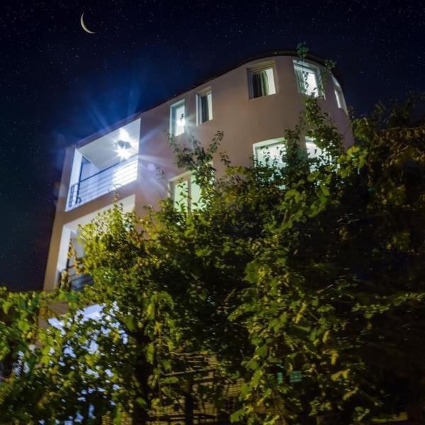 Twins Hotel Тбілісі Екстер'єр фото